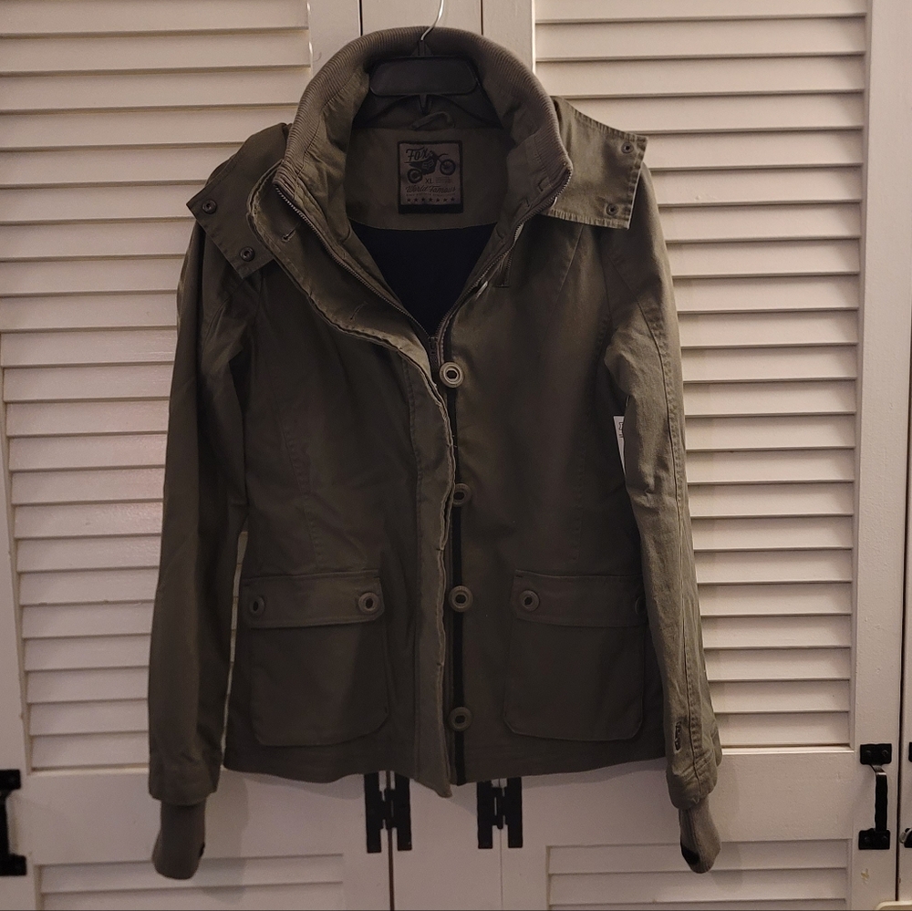 NWT. WOMEN'S FOX RACING COAT.